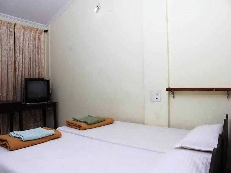Oyo 833 Hotel Prince Santosh Holiday Homes Arpora Ngoại thất bức ảnh